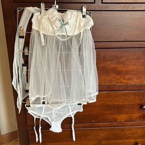VS babydoll bride lingerie SMALL/34B